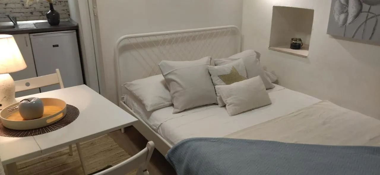 Tiny Studio In City Center Stone House Split Croatia