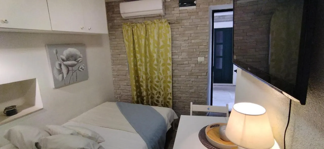 Apartment Tiny Studio In City Center Stone House Split
